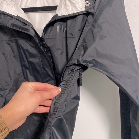 Helly Hansen Shell Jacket (NWOT) - Picture 3 of 4